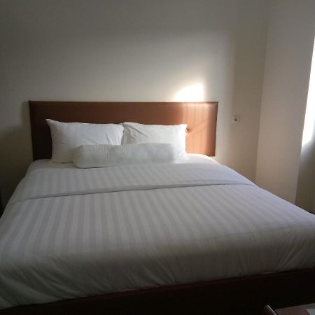 Clean & Comfort Homestay Ambon Extérieur photo