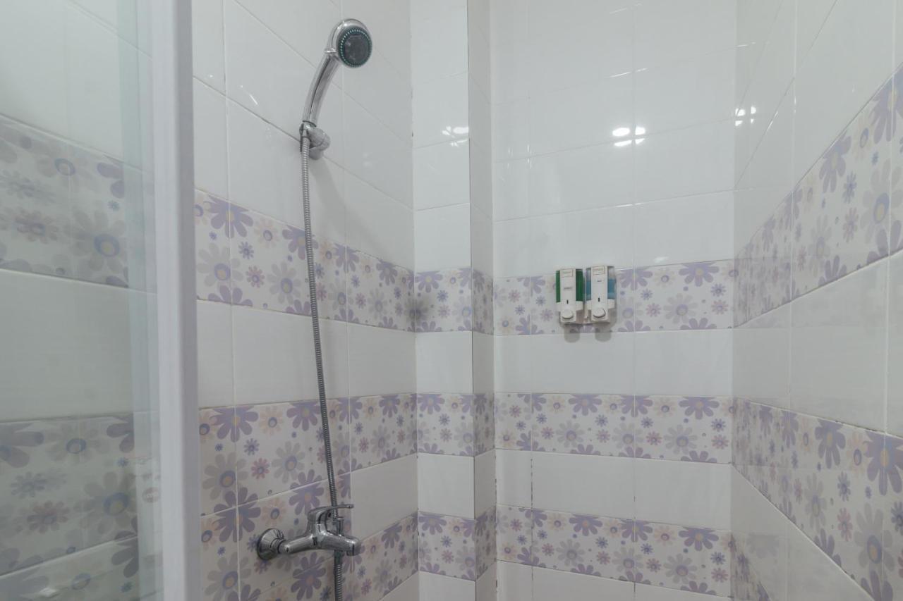 Clean & Comfort Homestay Ambon Extérieur photo