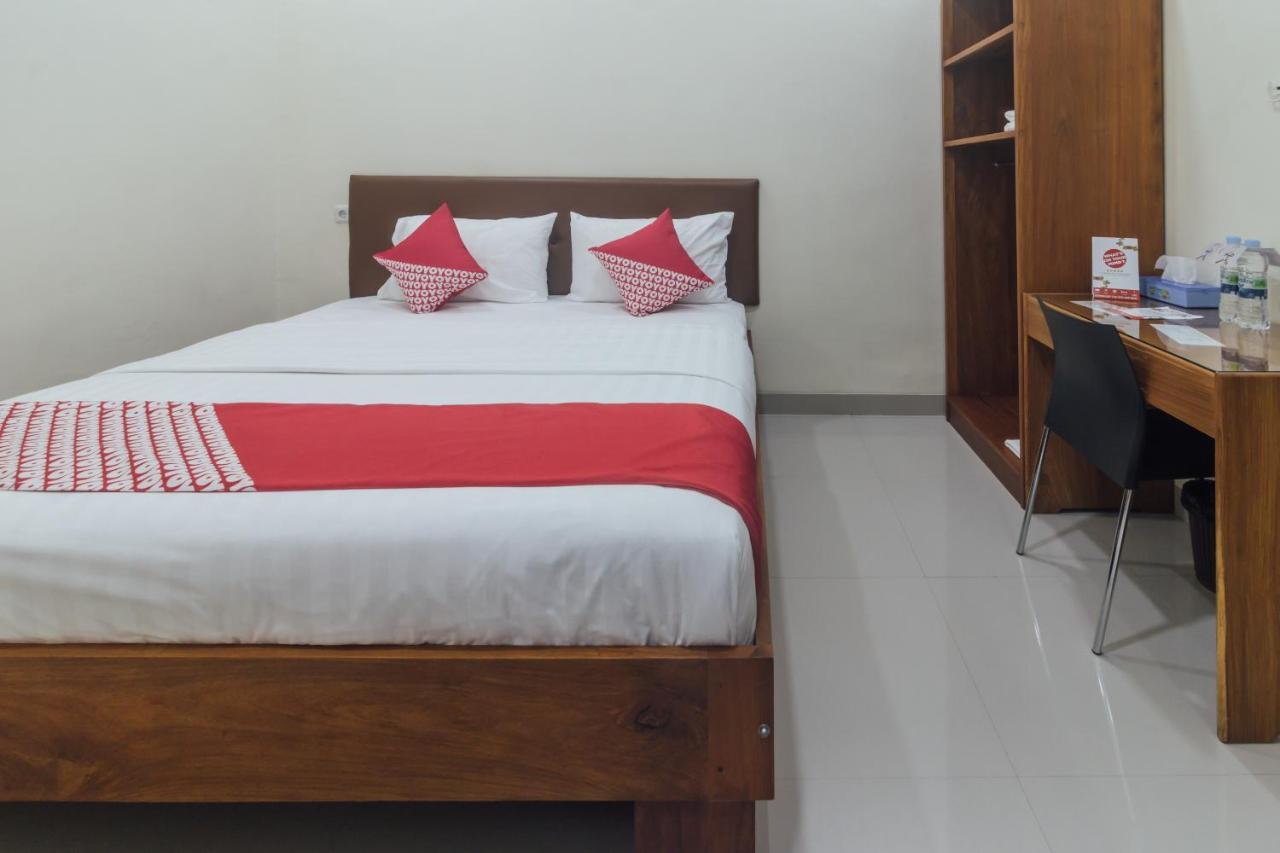 Clean & Comfort Homestay Ambon Extérieur photo