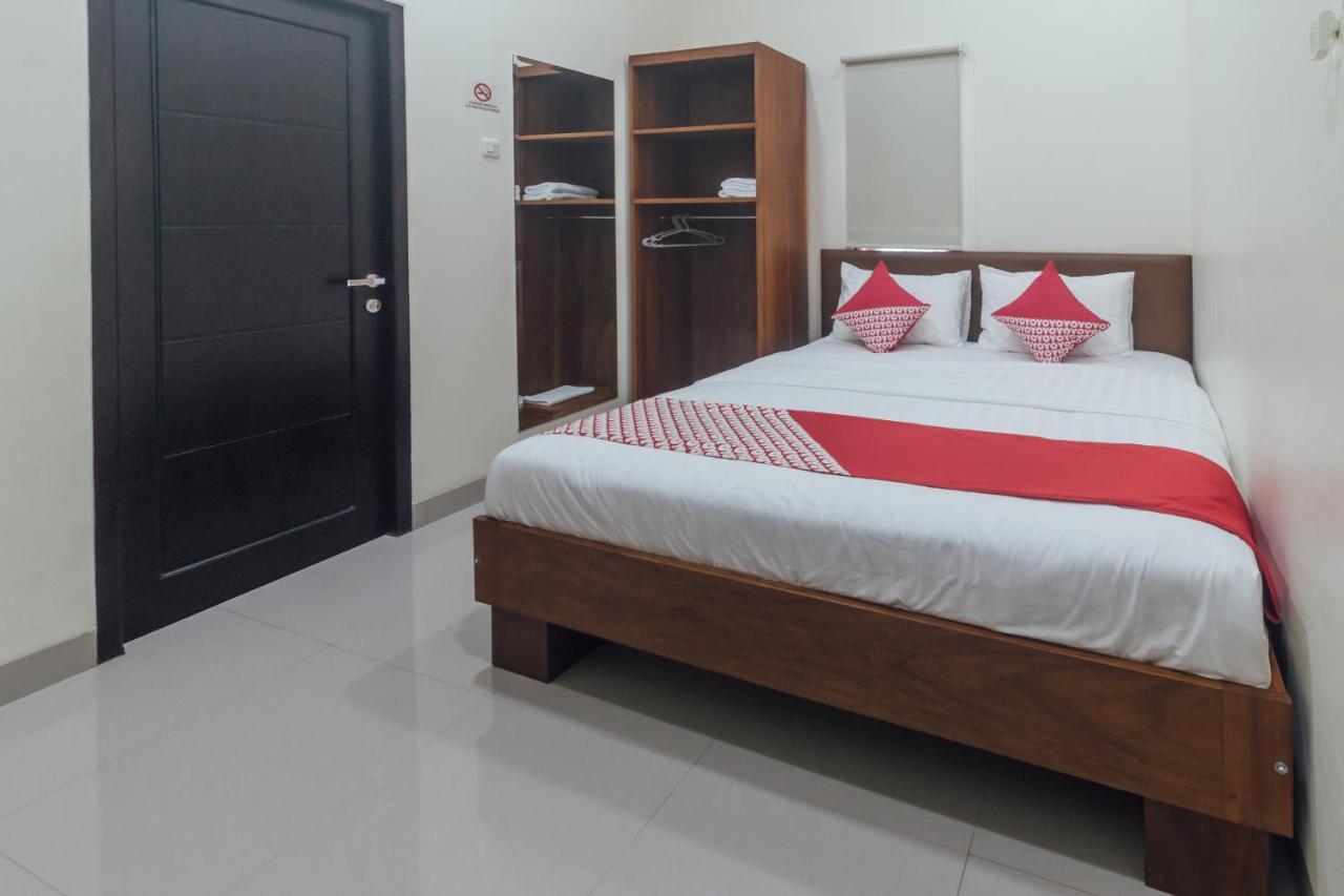 Clean & Comfort Homestay Ambon Extérieur photo