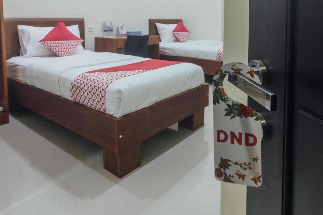 Clean & Comfort Homestay Ambon Extérieur photo