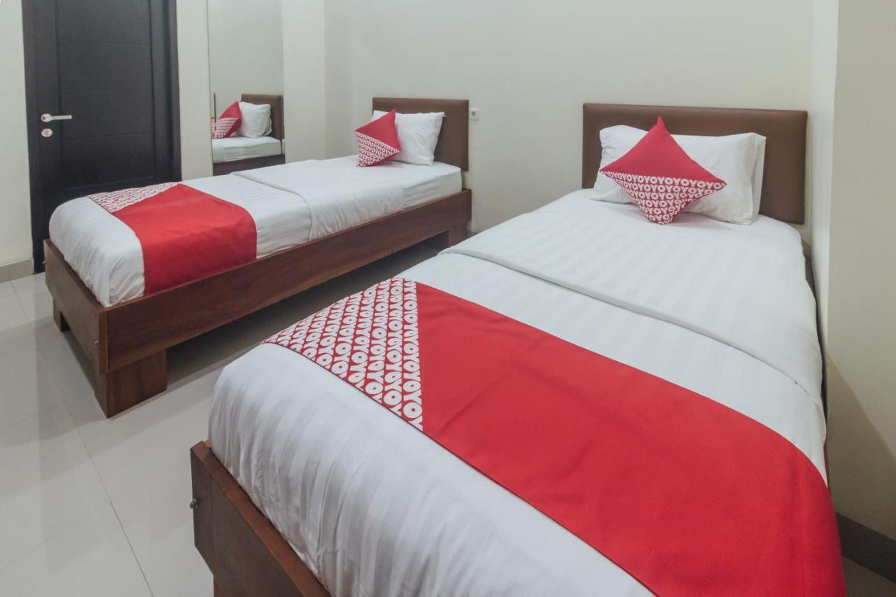 Clean & Comfort Homestay Ambon Extérieur photo