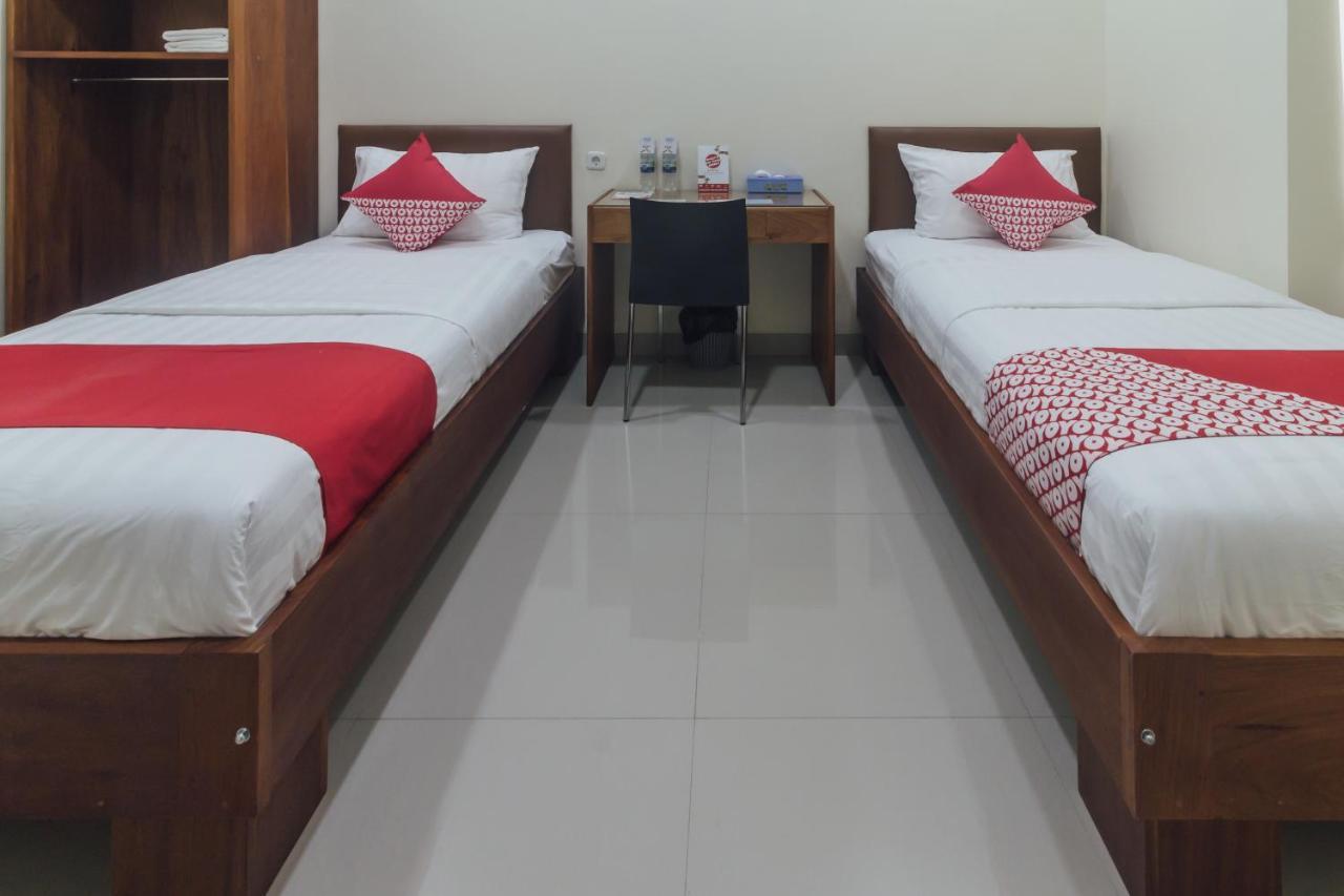 Clean & Comfort Homestay Ambon Extérieur photo