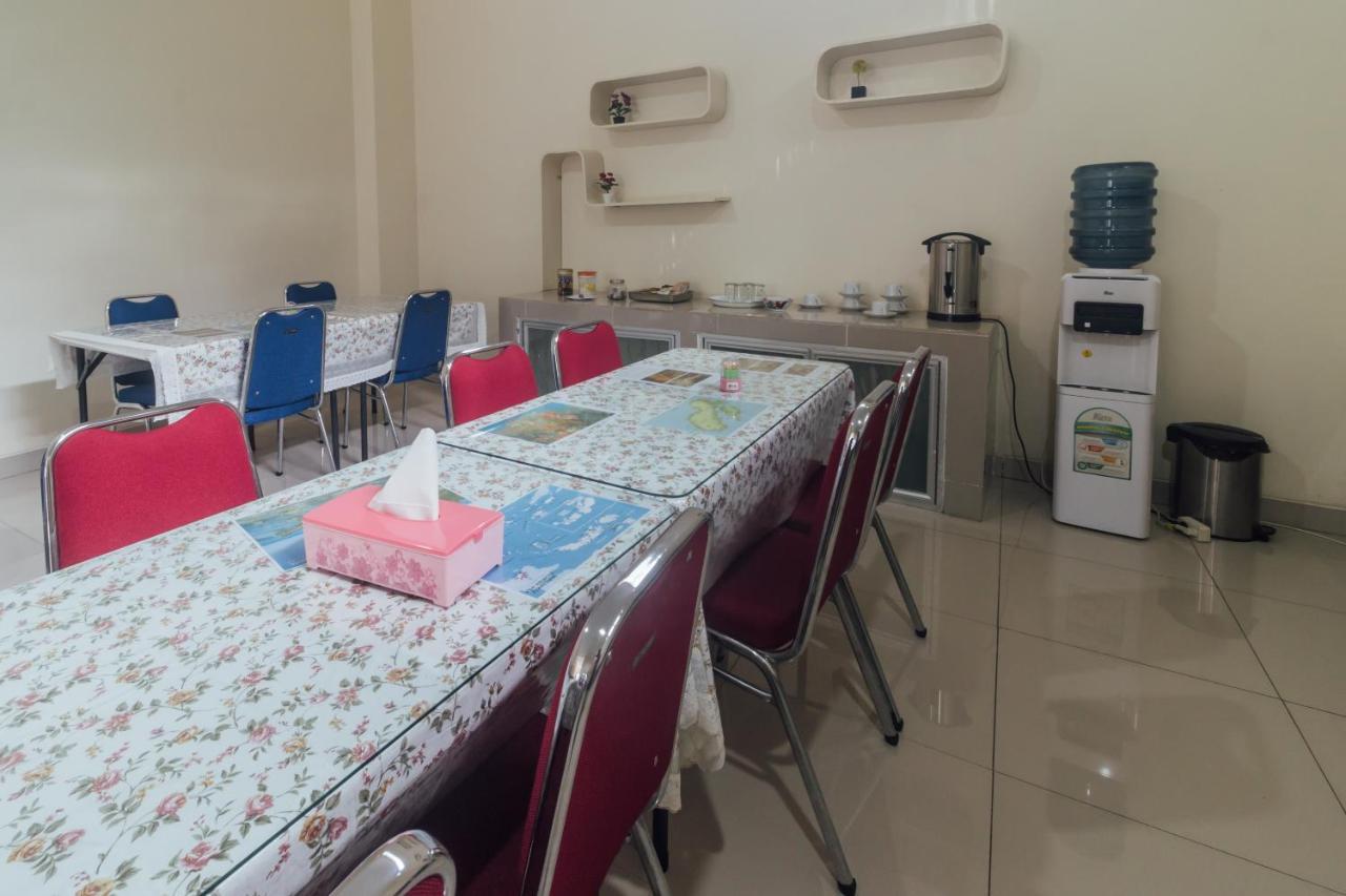Clean & Comfort Homestay Ambon Extérieur photo