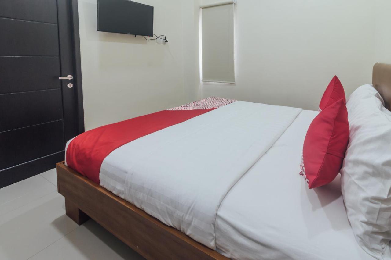 Clean & Comfort Homestay Ambon Extérieur photo