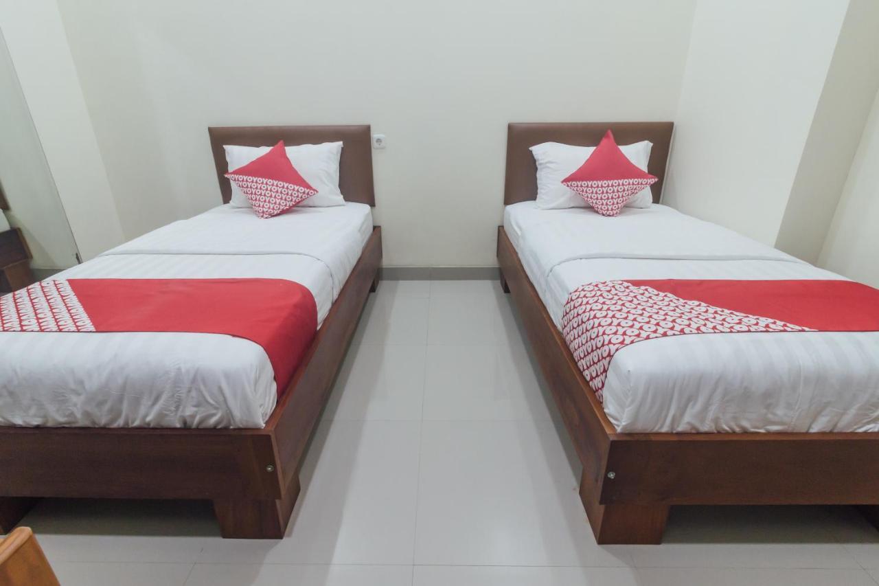 Clean & Comfort Homestay Ambon Extérieur photo