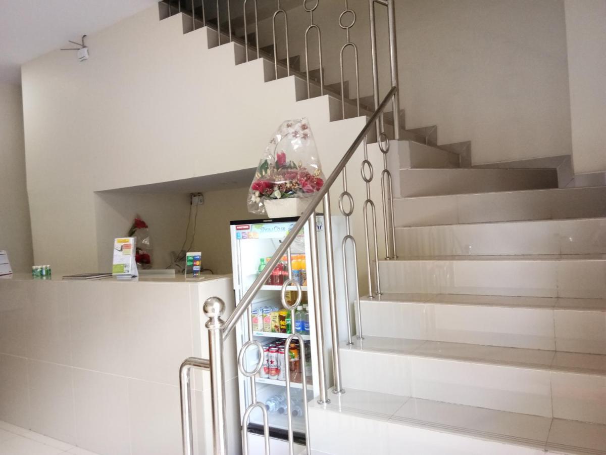 Clean & Comfort Homestay Ambon Extérieur photo