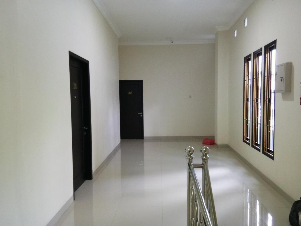 Clean & Comfort Homestay Ambon Extérieur photo