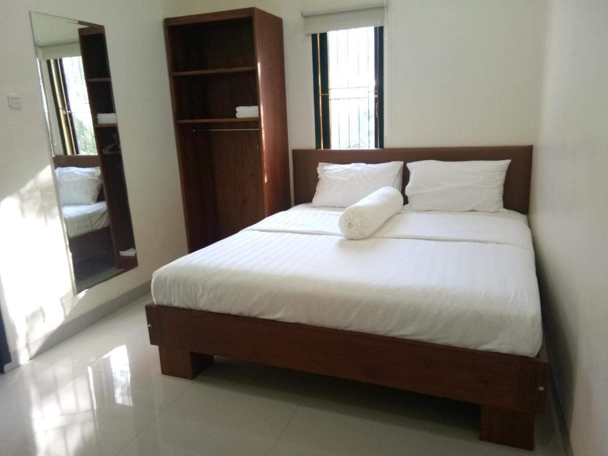 Clean & Comfort Homestay Ambon Extérieur photo