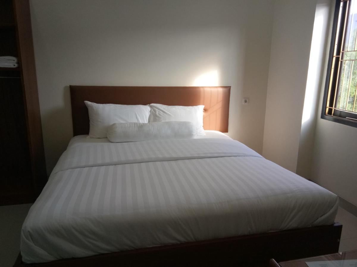 Clean & Comfort Homestay Ambon Extérieur photo