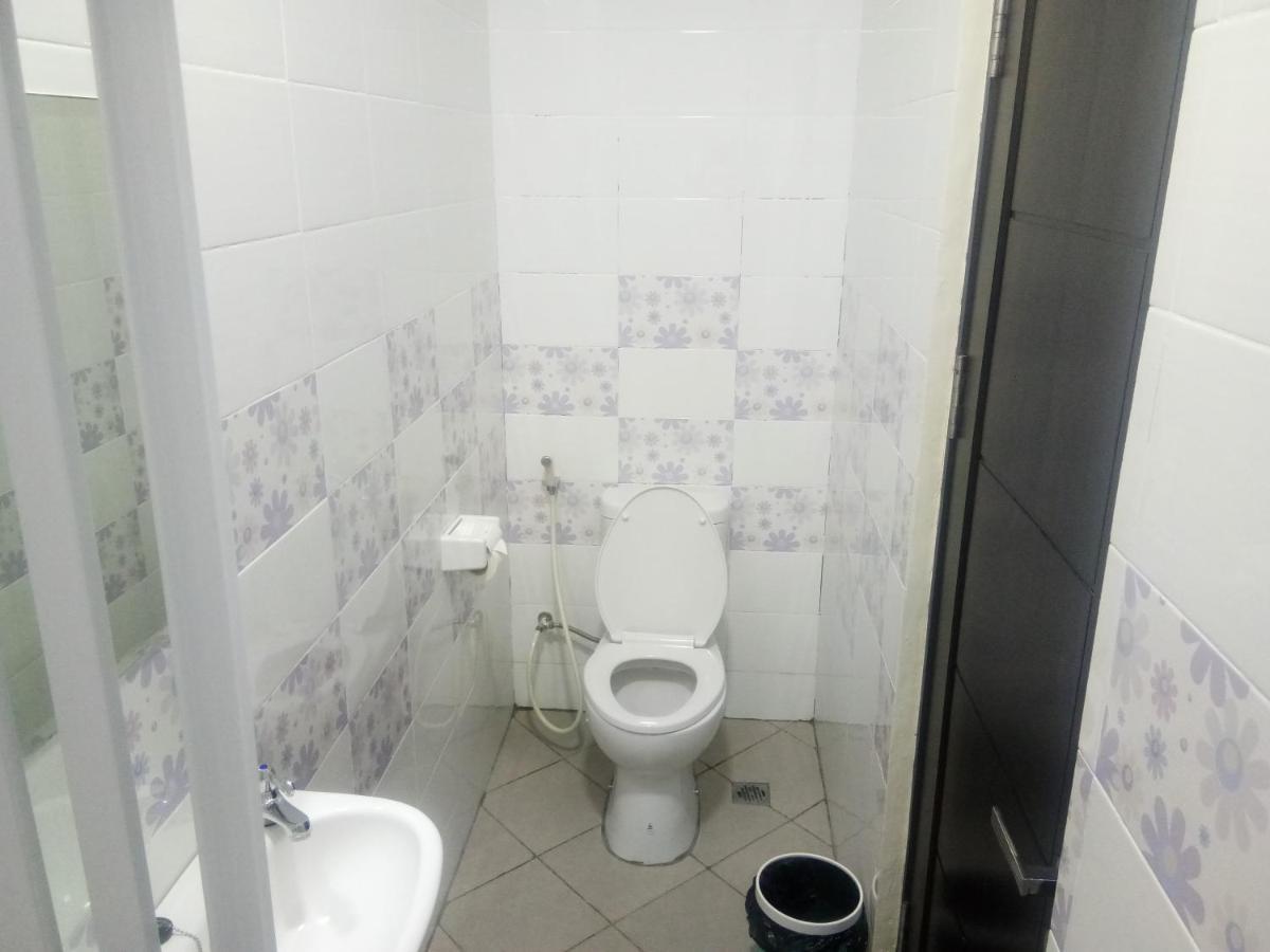 Clean & Comfort Homestay Ambon Extérieur photo